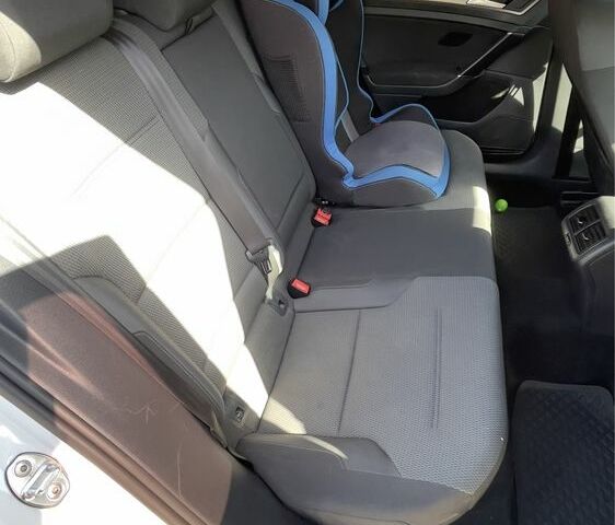 Белый Фольксваген Гольф, объемом двигателя 1.6 л и пробегом 255 тыс. км за 10900 $, фото 13 на Automoto.ua