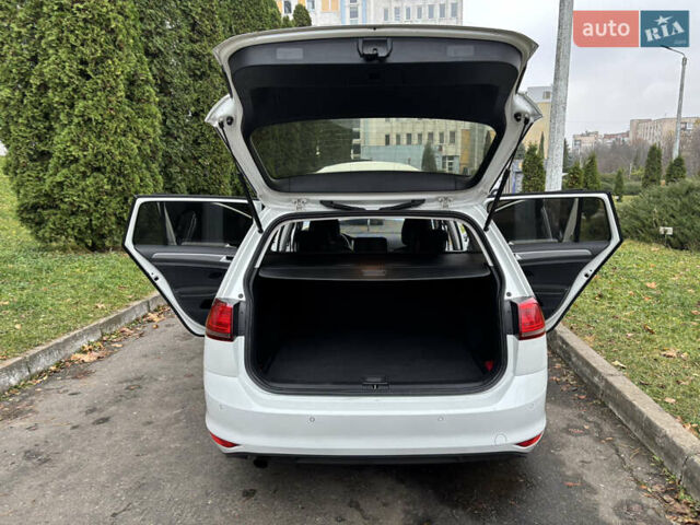 Белый Фольксваген Гольф, объемом двигателя 1.6 л и пробегом 246 тыс. км за 9350 $, фото 23 на Automoto.ua