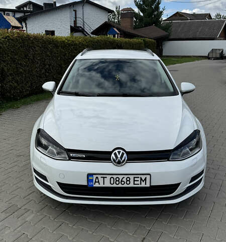 Белый Фольксваген Гольф, объемом двигателя 1.4 л и пробегом 218 тыс. км за 11300 $, фото 1 на Automoto.ua