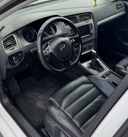 Белый Фольксваген Гольф, объемом двигателя 1.4 л и пробегом 218 тыс. км за 11300 $, фото 3 на Automoto.ua