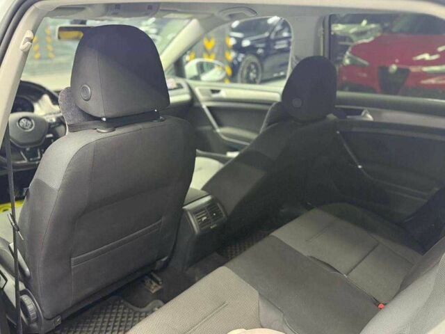 Білий Фольксваген Гольф, об'ємом двигуна 1.6 л та пробігом 231 тис. км за 11400 $, фото 23 на Automoto.ua