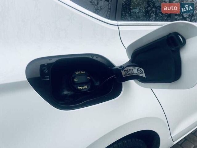 Белый Фольксваген Гольф, объемом двигателя 1.6 л и пробегом 216 тыс. км за 10900 $, фото 60 на Automoto.ua