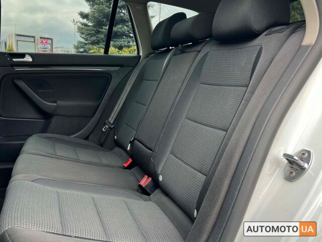 Белый Фольксваген Гольф, объемом двигателя 2 л и пробегом 184 тыс. км за 10999 $, фото 9 на Automoto.ua