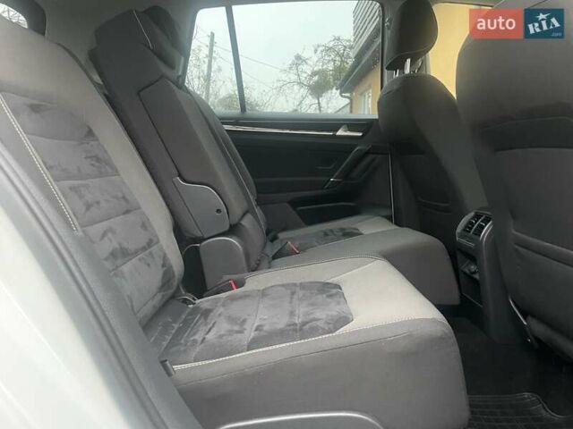 Белый Фольксваген Гольф, объемом двигателя 1.6 л и пробегом 216 тыс. км за 10900 $, фото 57 на Automoto.ua