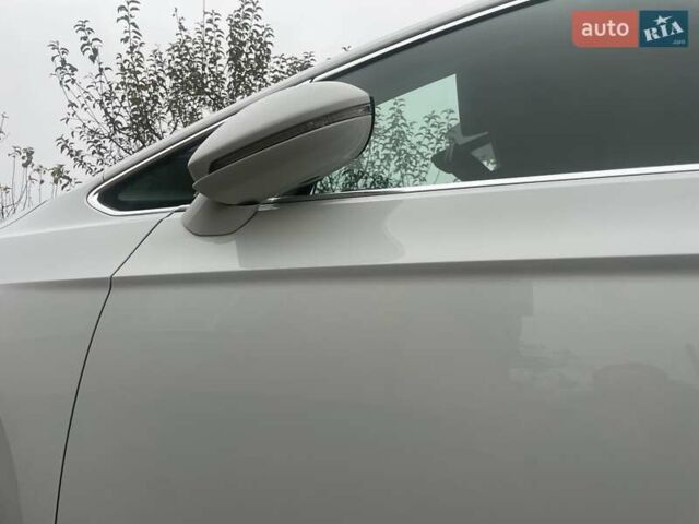 Белый Фольксваген Гольф, объемом двигателя 1.6 л и пробегом 216 тыс. км за 10900 $, фото 18 на Automoto.ua