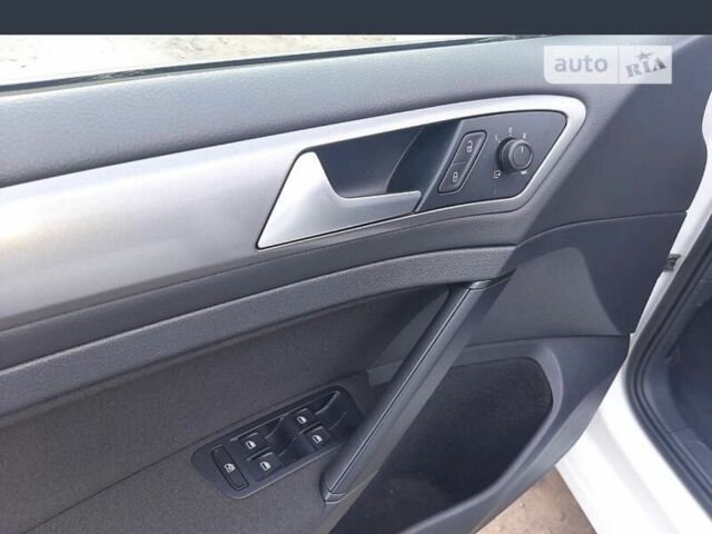 Білий Фольксваген Гольф, об'ємом двигуна 1.4 л та пробігом 215 тис. км за 9900 $, фото 8 на Automoto.ua