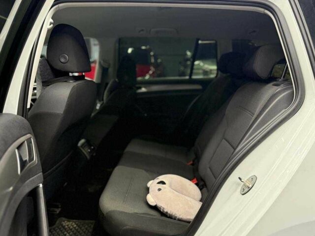 Білий Фольксваген Гольф, об'ємом двигуна 1.6 л та пробігом 231 тис. км за 11400 $, фото 21 на Automoto.ua