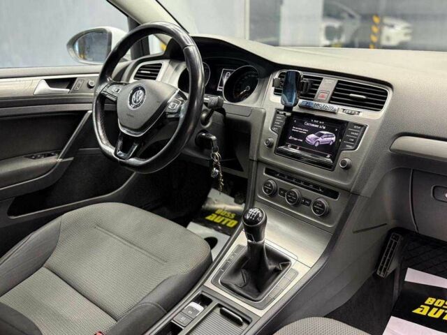 Білий Фольксваген Гольф, об'ємом двигуна 1.6 л та пробігом 231 тис. км за 11400 $, фото 16 на Automoto.ua