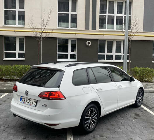 Белый Фольксваген Гольф, объемом двигателя 1.6 л и пробегом 275 тыс. км за 8700 $, фото 2 на Automoto.ua