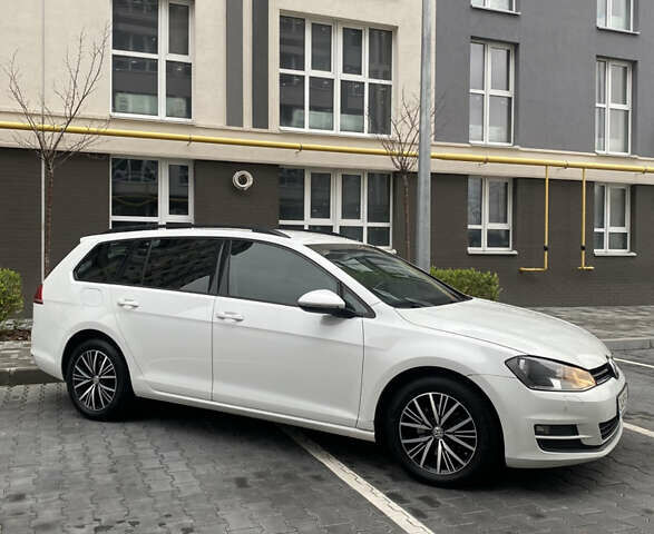 Белый Фольксваген Гольф, объемом двигателя 1.6 л и пробегом 275 тыс. км за 8700 $, фото 7 на Automoto.ua