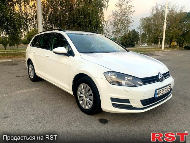 Белый Фольксваген Гольф, объемом двигателя 1.6 л и пробегом 258 тыс. км за 10700 $, фото 1 на Automoto.ua