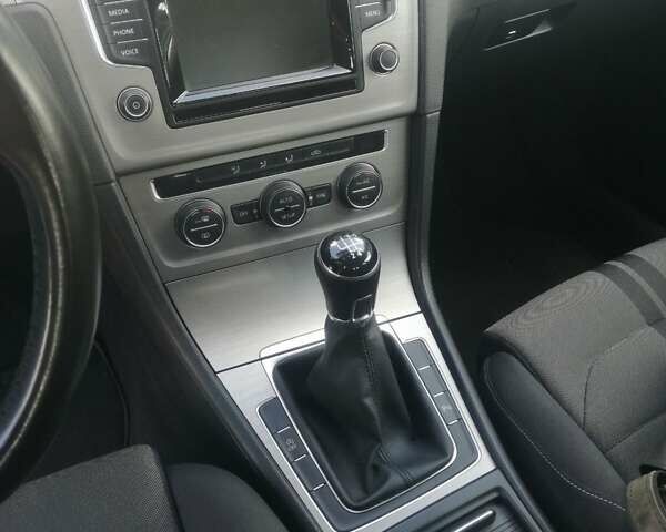 Білий Фольксваген Гольф, об'ємом двигуна 1.6 л та пробігом 266 тис. км за 12200 $, фото 12 на Automoto.ua