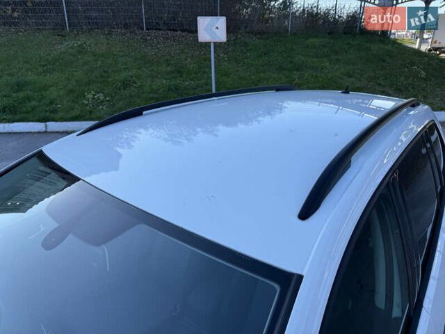 Белый Фольксваген Гольф, объемом двигателя 1.6 л и пробегом 256 тыс. км за 9500 $, фото 4 на Automoto.ua