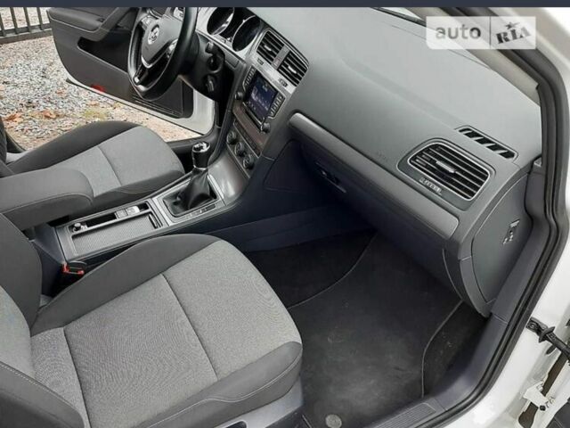 Білий Фольксваген Гольф, об'ємом двигуна 1.4 л та пробігом 215 тис. км за 9900 $, фото 6 на Automoto.ua