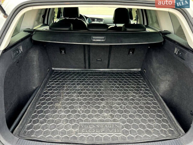 Білий Фольксваген Гольф, об'ємом двигуна 1.4 л та пробігом 280 тис. км за 11300 $, фото 3 на Automoto.ua