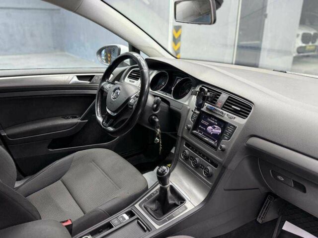 Білий Фольксваген Гольф, об'ємом двигуна 1.6 л та пробігом 231 тис. км за 11400 $, фото 17 на Automoto.ua