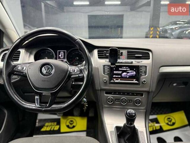 Фольксваген Гольф 2014 в Черновцах на Automoto.ua Белый Фольксваген Гольф, объемом двигателя 1.6 л и пробегом 231 тыс. км за 11400 $, фото 13 на Automoto.ua