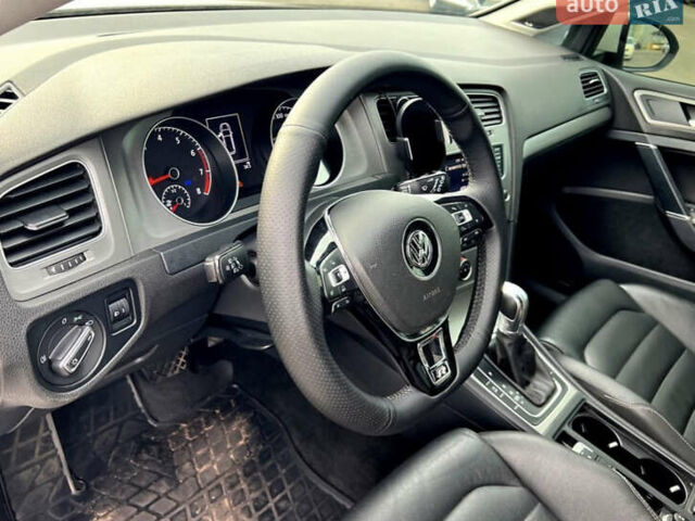 Білий Фольксваген Гольф, об'ємом двигуна 1.4 л та пробігом 280 тис. км за 11300 $, фото 1 на Automoto.ua