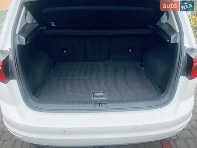 Белый Фольксваген Гольф, объемом двигателя 1.6 л и пробегом 216 тыс. км за 10900 $, фото 52 на Automoto.ua