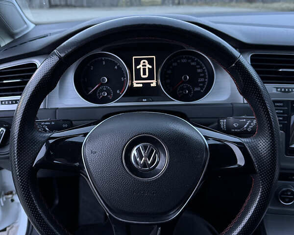 Белый Фольксваген Гольф, объемом двигателя 1.6 л и пробегом 255 тыс. км за 10300 $, фото 20 на Automoto.ua