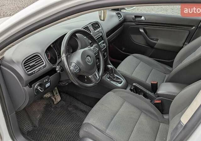 Білий Фольксваген Гольф, об'ємом двигуна 2 л та пробігом 199 тис. км за 8900 $, фото 12 на Automoto.ua