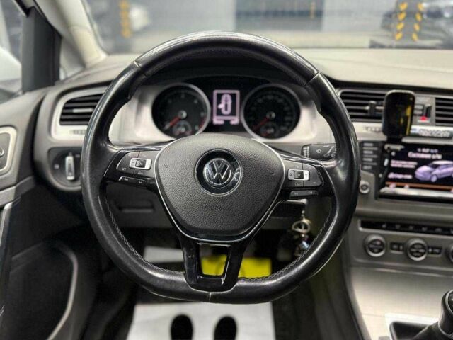 Білий Фольксваген Гольф, об'ємом двигуна 1.6 л та пробігом 231 тис. км за 11400 $, фото 12 на Automoto.ua