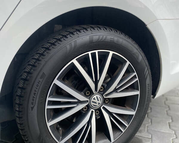 Белый Фольксваген Гольф, объемом двигателя 1.6 л и пробегом 275 тыс. км за 8700 $, фото 10 на Automoto.ua