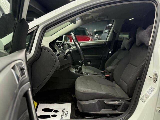 Білий Фольксваген Гольф, об'ємом двигуна 1.6 л та пробігом 231 тис. км за 11400 $, фото 9 на Automoto.ua