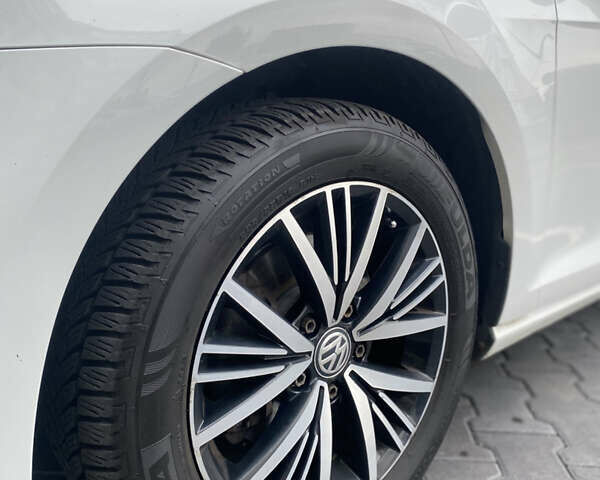 Белый Фольксваген Гольф, объемом двигателя 1.6 л и пробегом 275 тыс. км за 8700 $, фото 9 на Automoto.ua