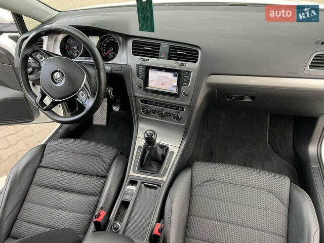 Білий Фольксваген Гольф, об'ємом двигуна 2 л та пробігом 207 тис. км за 13500 $, фото 18 на Automoto.ua