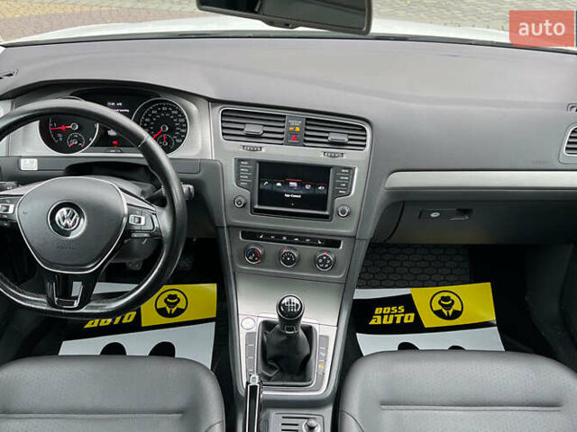 Білий Фольксваген Гольф, об'ємом двигуна 1.97 л та пробігом 53 тис. км за 16700 $, фото 11 на Automoto.ua