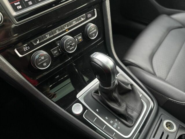 Белый Фольксваген Гольф, объемом двигателя 2 л и пробегом 210 тыс. км за 13500 $, фото 12 на Automoto.ua