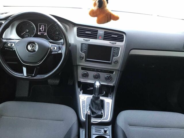 Білий Фольксваген Гольф, об'ємом двигуна 2 л та пробігом 122 тис. км за 14559 $, фото 4 на Automoto.ua