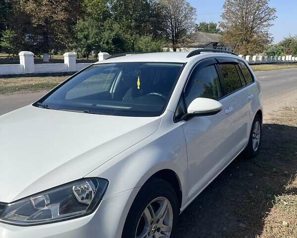 Белый Фольксваген Гольф, объемом двигателя 1.6 л и пробегом 240 тыс. км за 10600 $, фото 1 на Automoto.ua