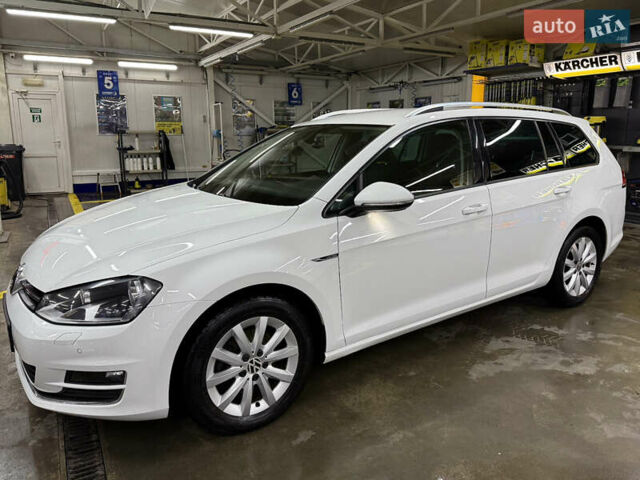 Белый Фольксваген Гольф, объемом двигателя 1.6 л и пробегом 285 тыс. км за 10800 $, фото 24 на Automoto.ua