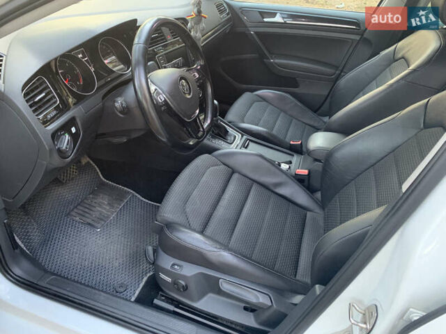 Белый Фольксваген Гольф, объемом двигателя 1.97 л и пробегом 240 тыс. км за 12900 $, фото 9 на Automoto.ua