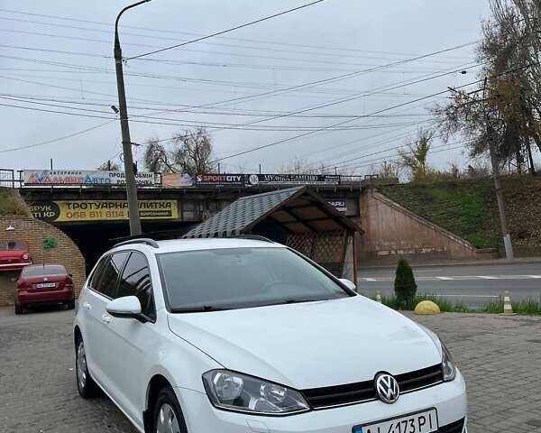Белый Фольксваген Гольф, объемом двигателя 1.6 л и пробегом 263 тыс. км за 9900 $, фото 6 на Automoto.ua