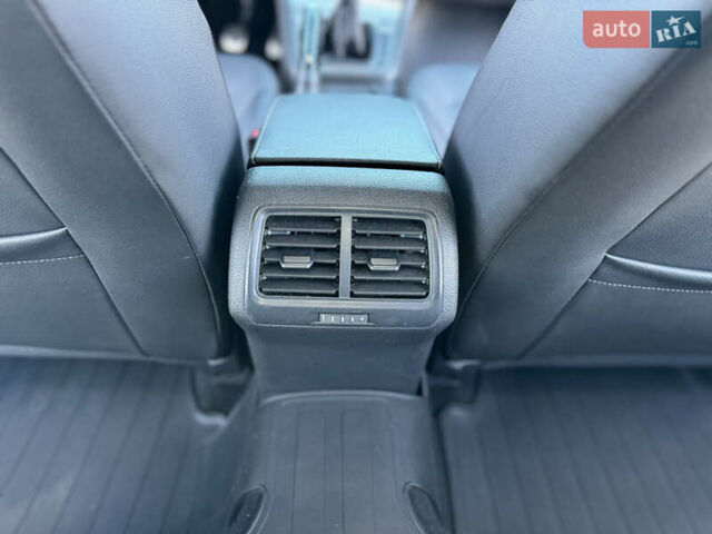 Белый Фольксваген Гольф, объемом двигателя 1.97 л и пробегом 177 тыс. км за 11800 $, фото 90 на Automoto.ua