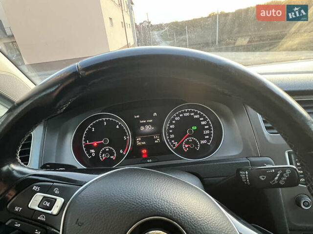 Белый Фольксваген Гольф, объемом двигателя 1.6 л и пробегом 241 тыс. км за 11600 $, фото 74 на Automoto.ua