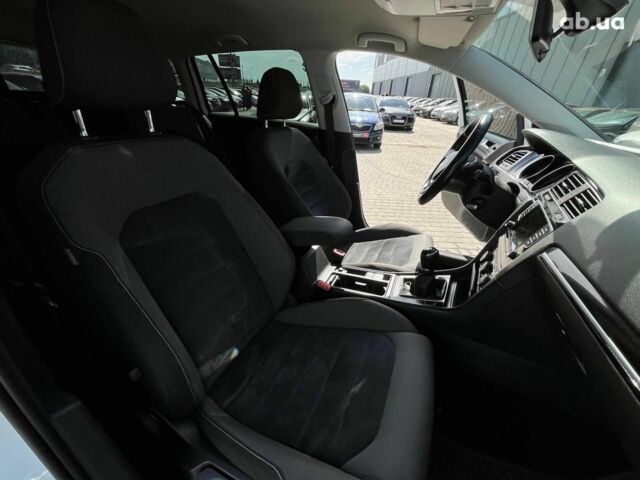 Білий Фольксваген Гольф, об'ємом двигуна 1.6 л та пробігом 268 тис. км за 10590 $, фото 26 на Automoto.ua