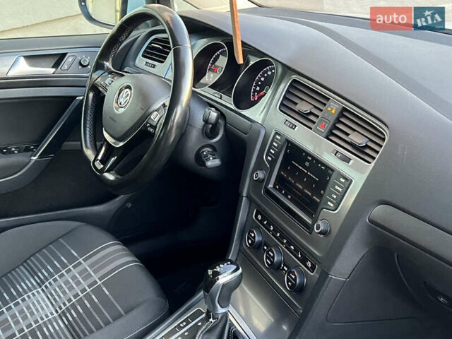 Белый Фольксваген Гольф, объемом двигателя 1.6 л и пробегом 241 тыс. км за 11600 $, фото 72 на Automoto.ua