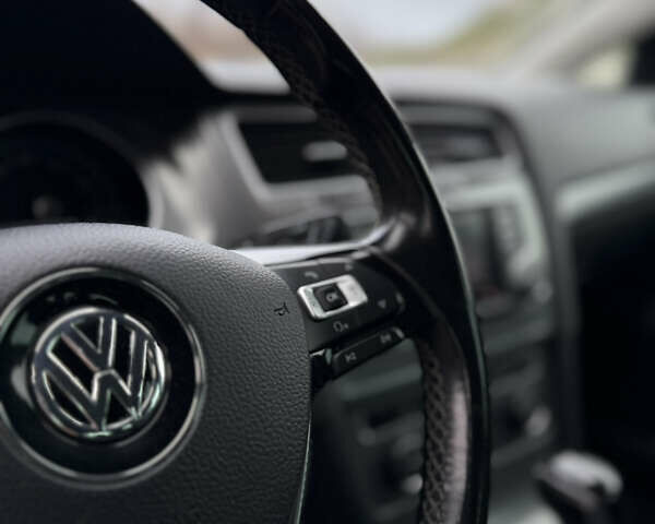 Белый Фольксваген Гольф, объемом двигателя 1.6 л и пробегом 243 тыс. км за 10700 $, фото 34 на Automoto.ua