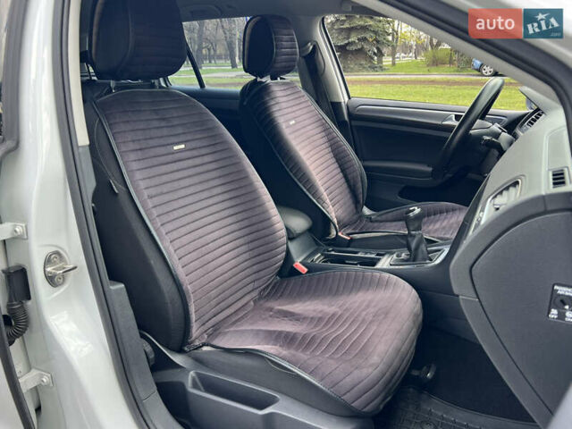 Білий Фольксваген Гольф, об'ємом двигуна 1.6 л та пробігом 195 тис. км за 11799 $, фото 20 на Automoto.ua