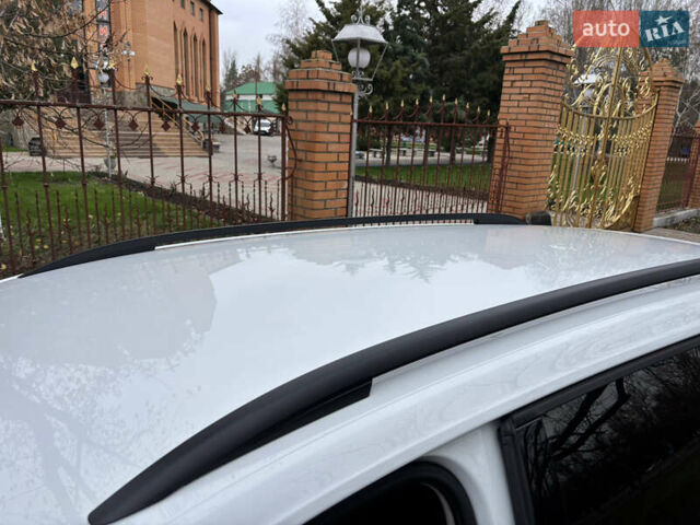 Білий Фольксваген Гольф, об'ємом двигуна 1.6 л та пробігом 220 тис. км за 11000 $, фото 5 на Automoto.ua