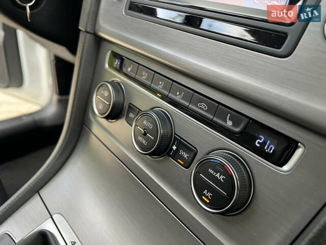 Білий Фольксваген Гольф, об'ємом двигуна 2 л та пробігом 207 тис. км за 13500 $, фото 26 на Automoto.ua