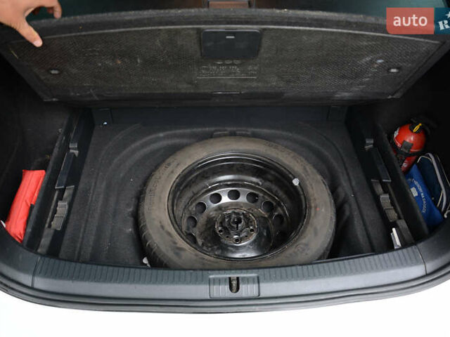 Белый Фольксваген Гольф, объемом двигателя 1.97 л и пробегом 246 тыс. км за 13300 $, фото 11 на Automoto.ua