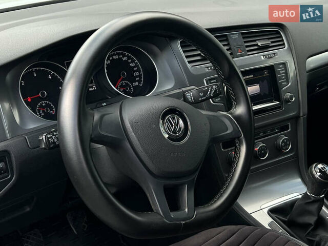 Білий Фольксваген Гольф, об'ємом двигуна 1.6 л та пробігом 195 тис. км за 11799 $, фото 12 на Automoto.ua