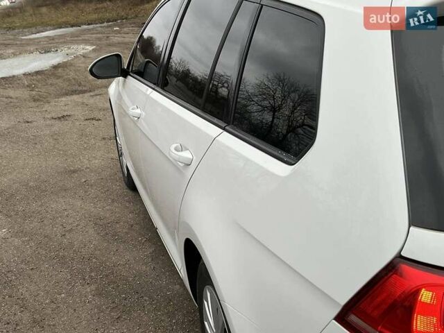 Білий Фольксваген Гольф, об'ємом двигуна 1.6 л та пробігом 360 тис. км за 11200 $, фото 5 на Automoto.ua