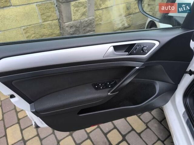 Белый Фольксваген Гольф, объемом двигателя 1.4 л и пробегом 259 тыс. км за 10550 $, фото 13 на Automoto.ua