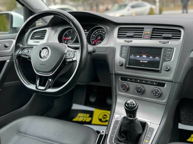 Белый Фольксваген Гольф, объемом двигателя 2 л и пробегом 53 тыс. км за 16700 $, фото 19 на Automoto.ua